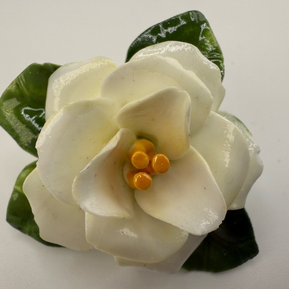 Two Vintage Bone China Brooch’s Floral Theme Excellent Condition! - Picture 3 of 11